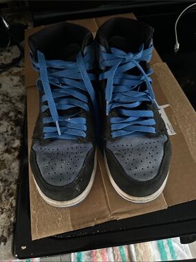 Nike Men's High-Top Athletic Sneakers in Blue and Black